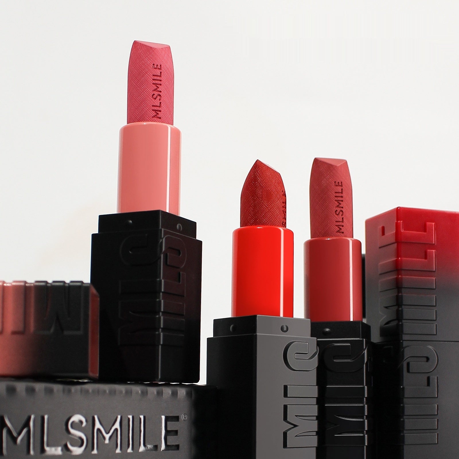 LÁPIZ LABIAL MLSMILE - SET DE 3 Labios Perfectos en 10 Segundos – Sin Retoques, Sin Complicaciones